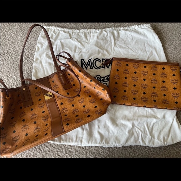 MCM large tote with small pochette - Picture 2 of 4